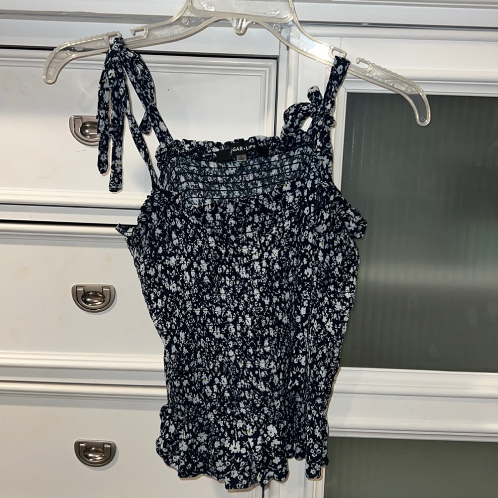 Sugar + Lips Scrunch Floral Top | Gently Worn | Large